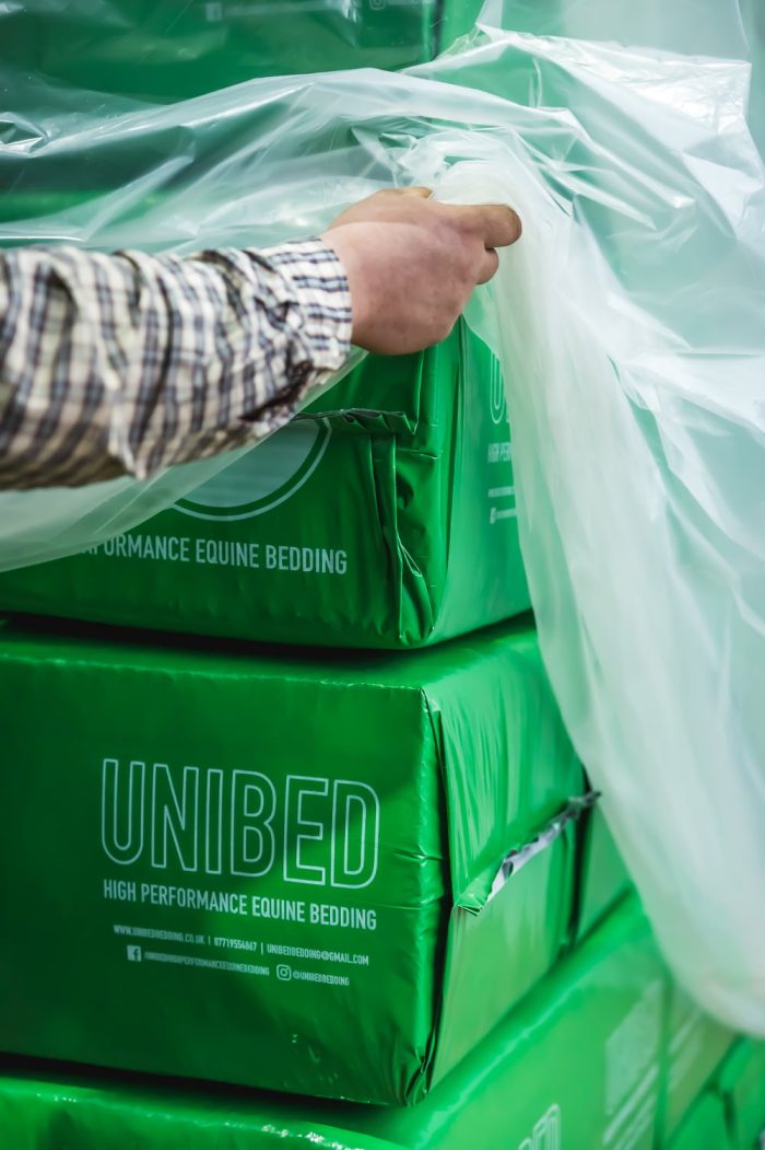 UNIBED EQUINE STRAW BEDDING 1 UNIBED - High Performance Equine Bedding