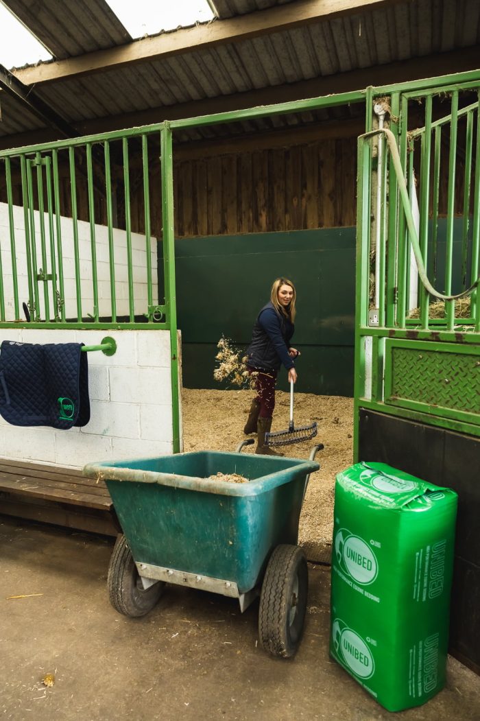 UNIBED EQUINE STRAW BEDDING 4 UNIBED - High Performance Equine Bedding